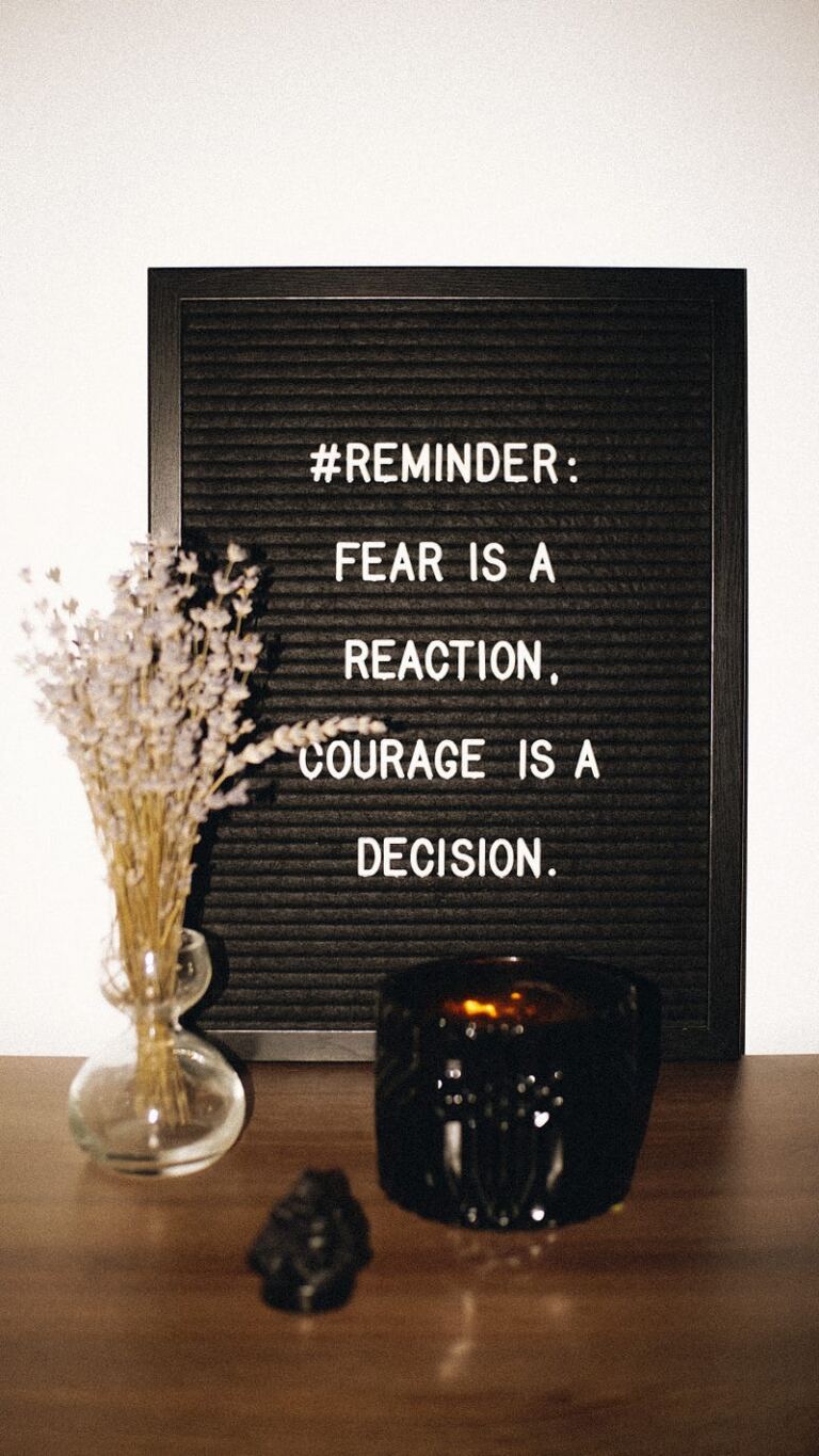 How to Find the Strength and Courage to Leave an Abusive Relationship How to Find the Strength and Courage to Leave an Abusive Relationship