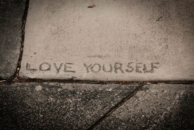 How Does Self-Esteem Lead to Attracting Toxic Relationships? How Does Self-Esteem Lead to Attracting Toxic Relationships?