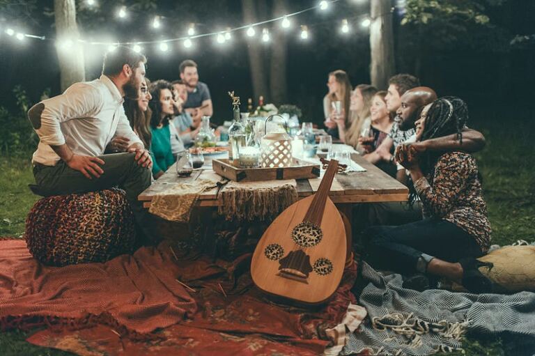 How To Deal with A Narcissist at Family Gatherings? How To Deal with A Narcissist at Family Gatherings?